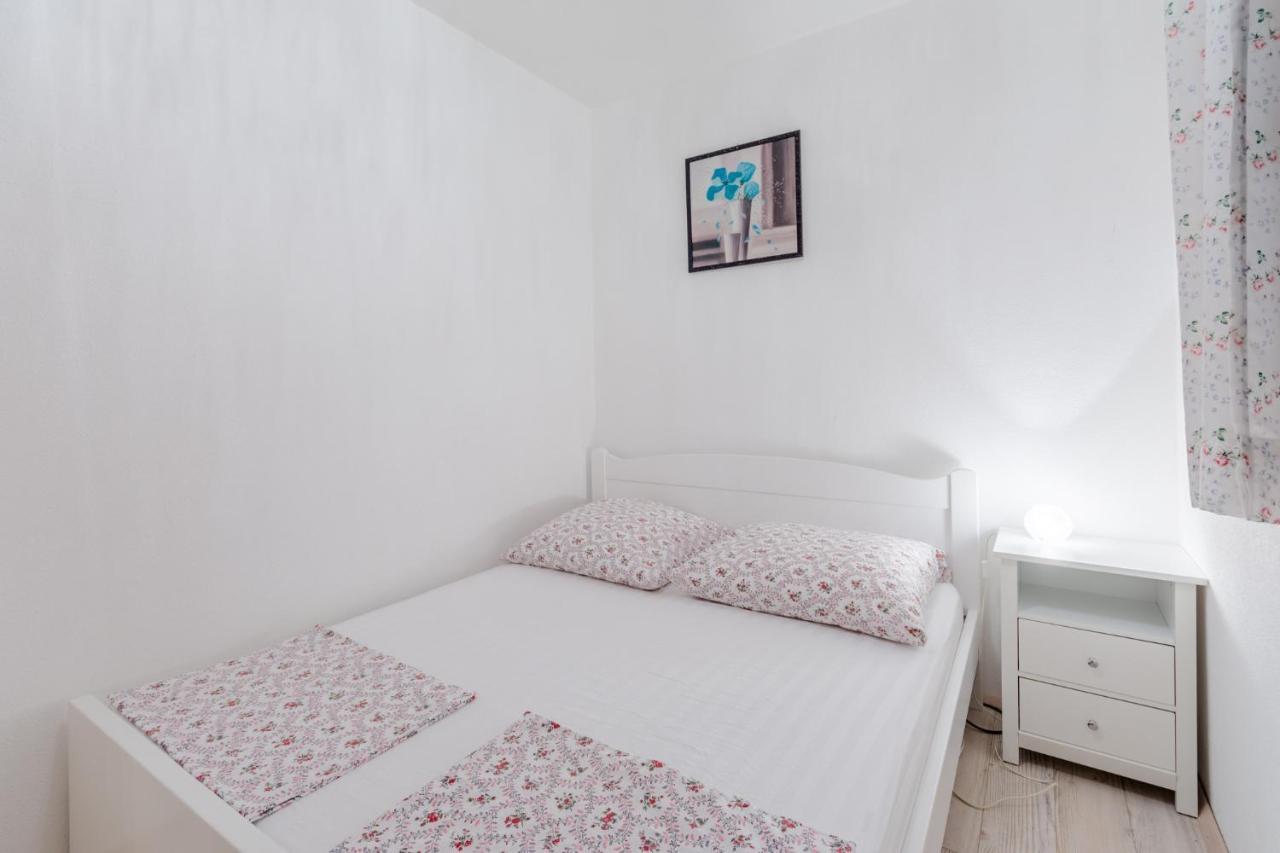 Apartments Villa Kameja Donji Okrug  ห้อง รูปภาพ
