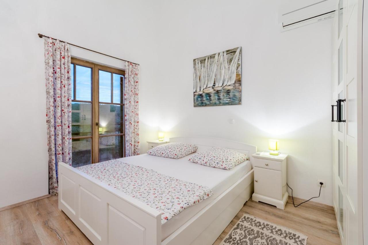 Apartments Villa Kameja Donji Okrug  ห้อง รูปภาพ